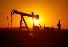 Thị trường dầu đang đối mặt với nguy cơ gì?