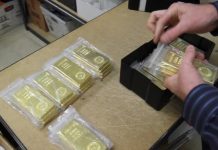 Vàng thế giới lùi nhẹ khi lợi suất trái phiếu Mỹ tăng