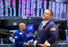 Chứng khoán Mỹ 9/6: S&P 500 giảm điểm dù dầu lao dốc, dòng tiền tiếp tục rời khỏi nhóm AI